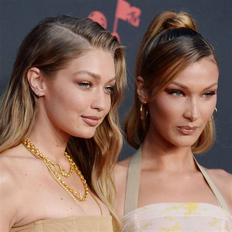 gigi hadid nude|Gigi and Bella Hadid Are Completely Naked in Versaces Latest。